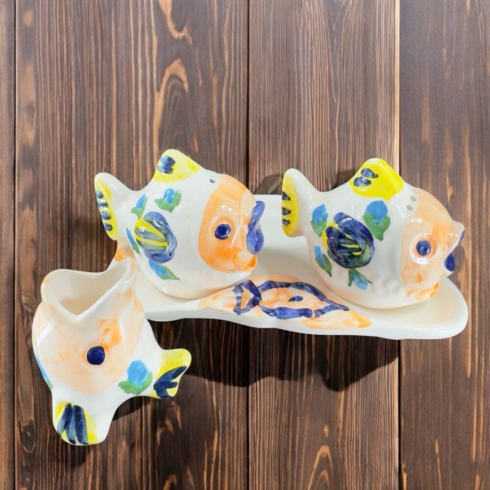 Hand Made Italian Pottery Set Tray Shakers And Fish With Open Mouth Figure VTG